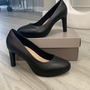 Clarks Comfort collection pumps